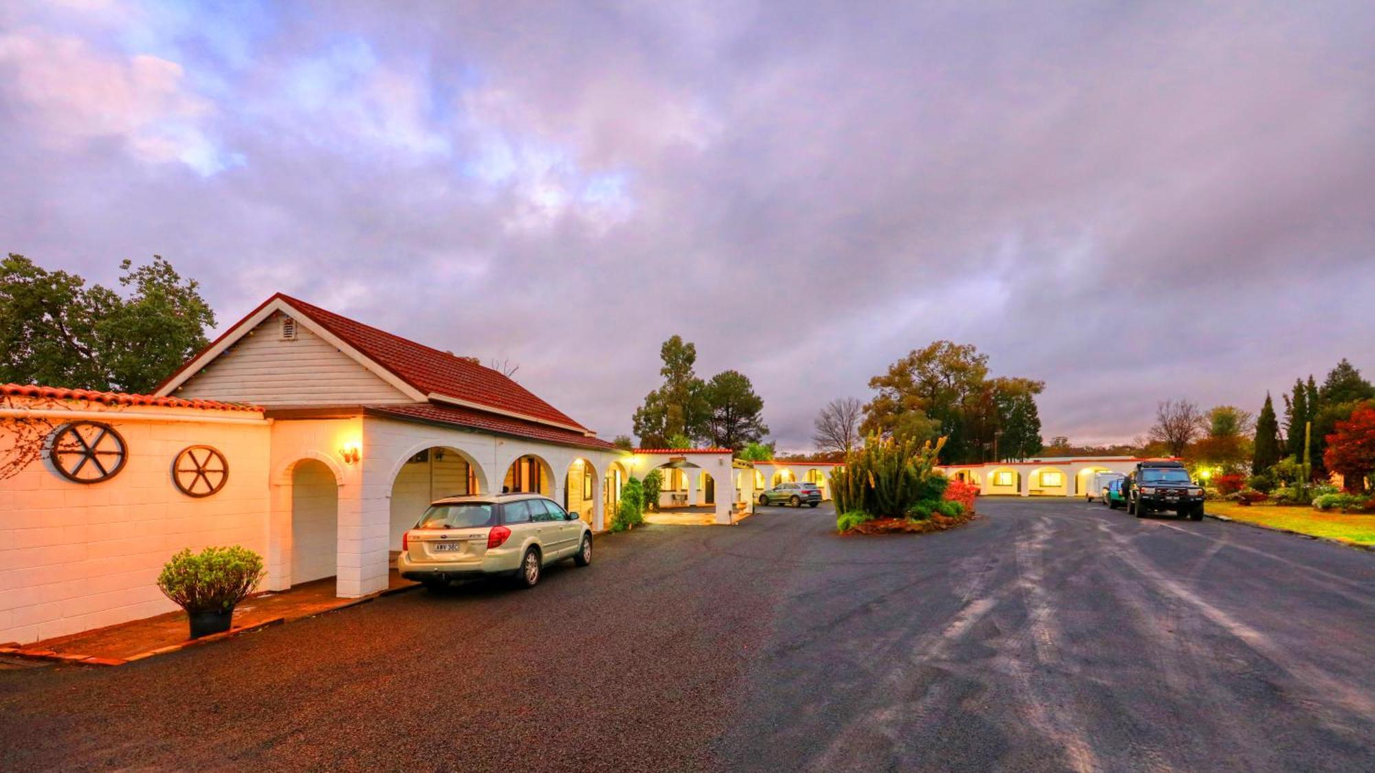Azalea Motel Coonabarabran Exterior foto